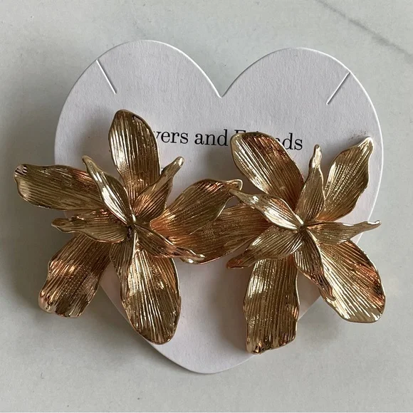 Lovers and Friends Lorie Flower Statement Earrings in Gold - Picture 2 of 6